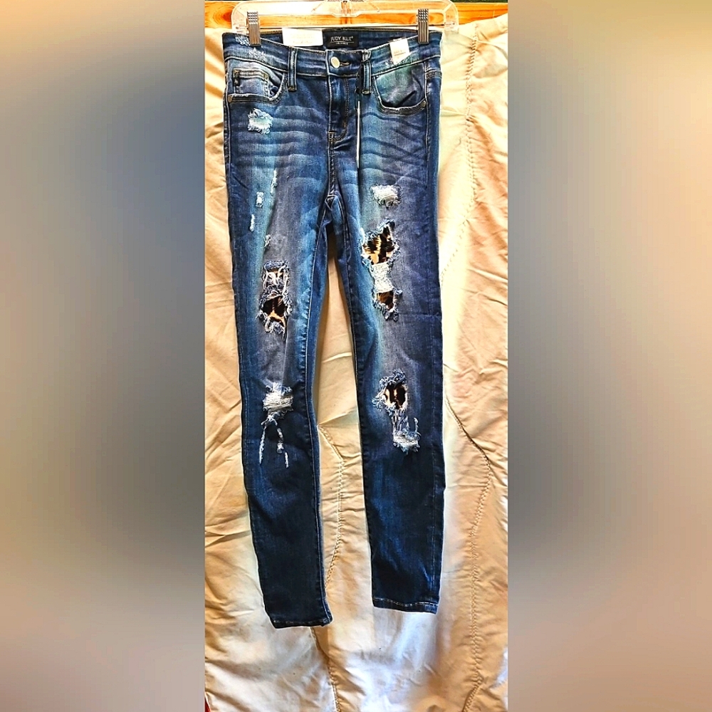 NWT Judy Blue Los Angeles Mid-Rise Skinny Fit Distressed Jeans Juniors Size 3/26